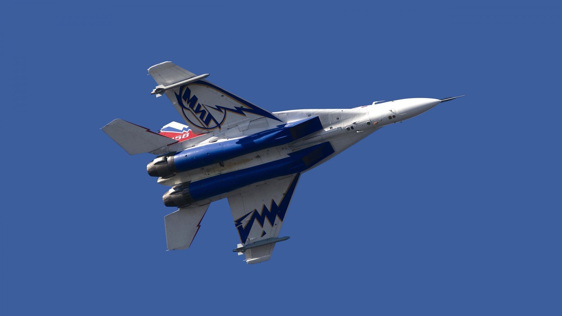 乐鱼（中国）体育官方网站-年轻球员崭露头角，俱乐部未来可期！，年轻球员足球