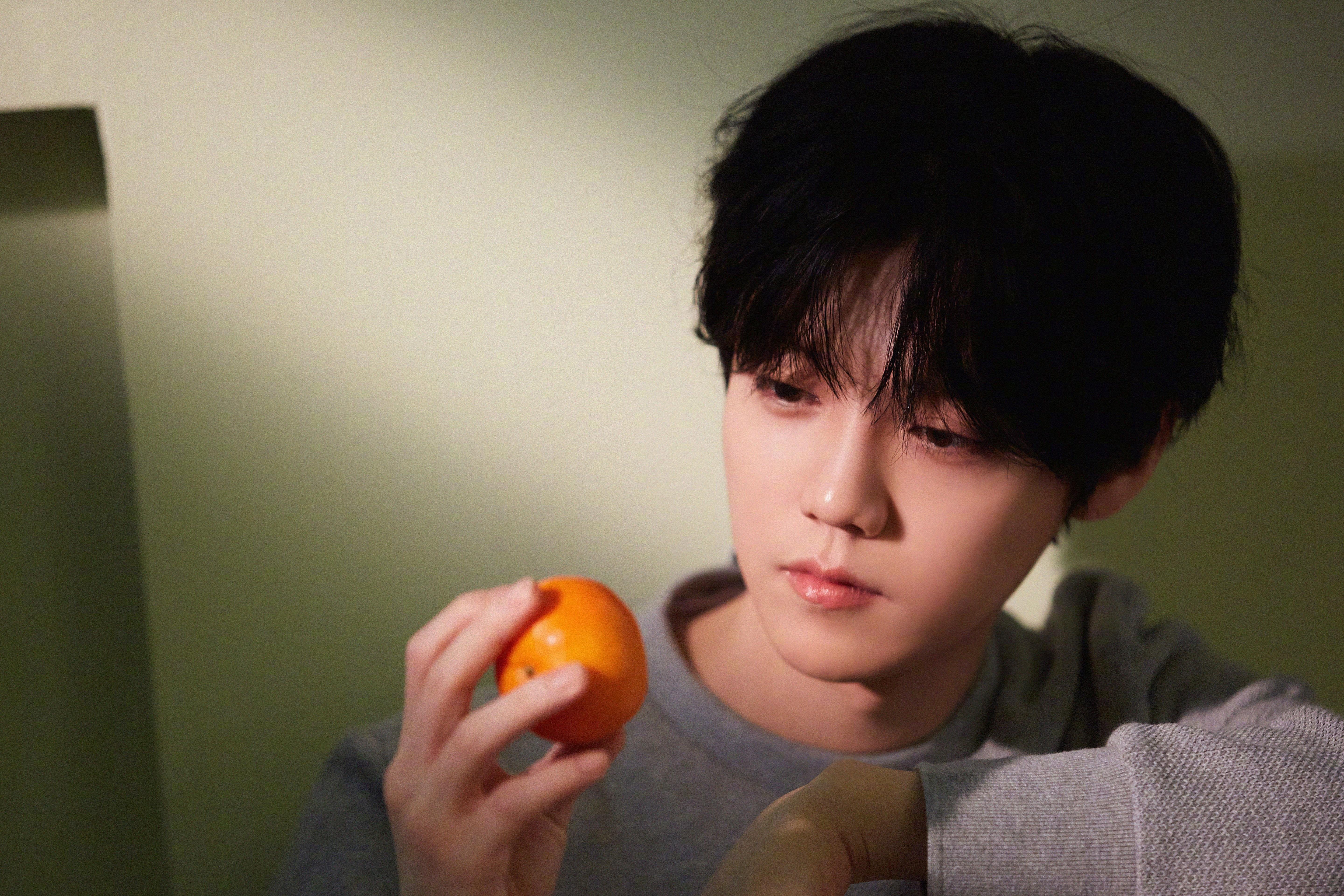 LEYU乐鱼体育官方网站-国王场边训练照展示球员专注面貌，国王 球队